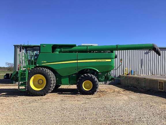 Image of John Deere S780 equipment image 1