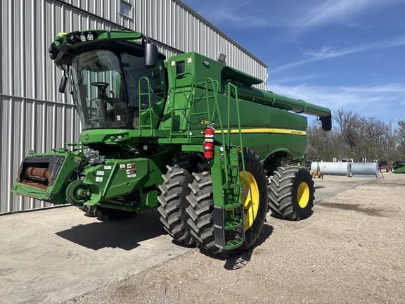 Image of John Deere S780 equipment image 2