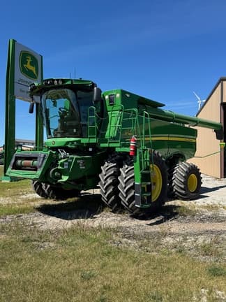 Image of John Deere S780 equipment image 2
