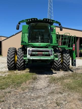 Image of John Deere S780 equipment image 1