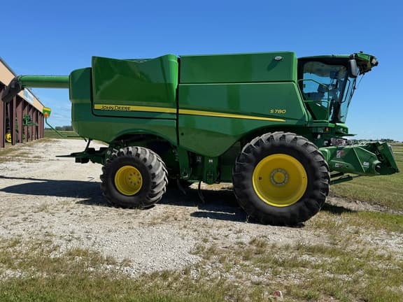Image of John Deere S780 equipment image 4