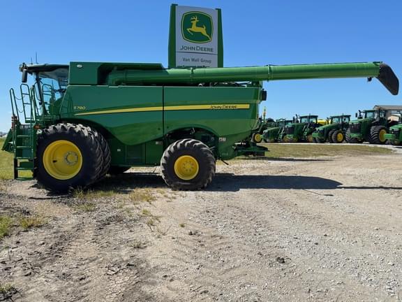 Image of John Deere S780 equipment image 1