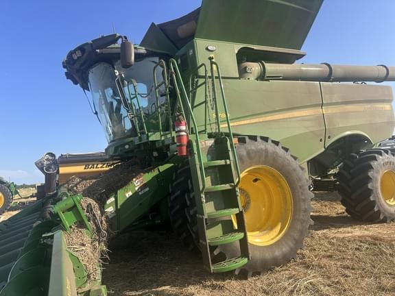 Image of John Deere S780 equipment image 2