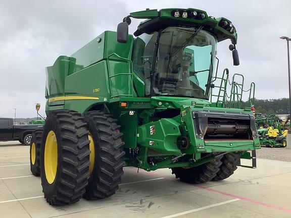 Image of John Deere S780 equipment image 1