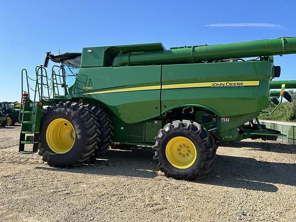 Image of John Deere S780 Primary image
