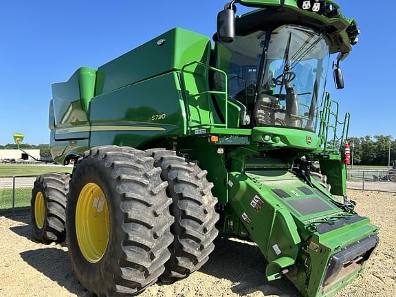 Image of John Deere S780 equipment image 3