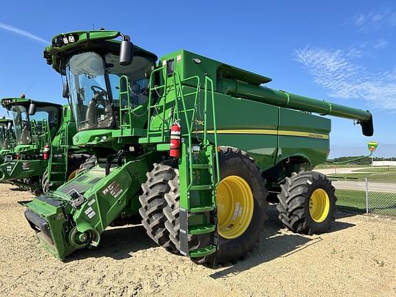 Image of John Deere S780 equipment image 4