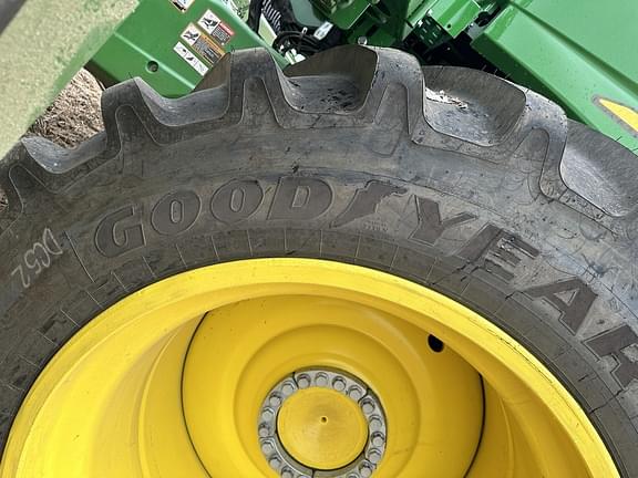 Image of John Deere S780 equipment image 2
