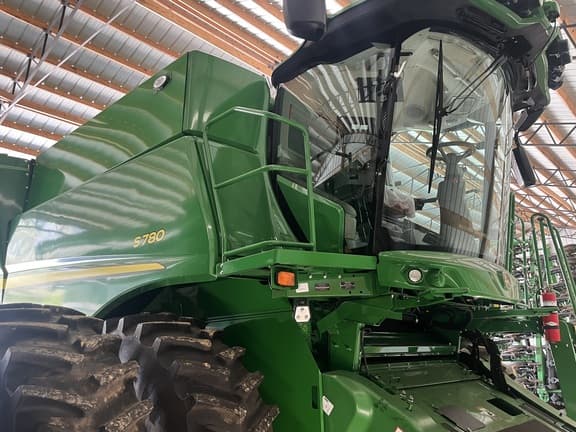 Image of John Deere S780 equipment image 1
