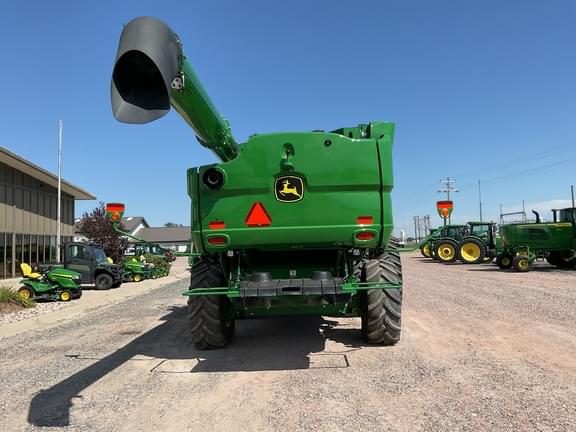 Image of John Deere S780 equipment image 4