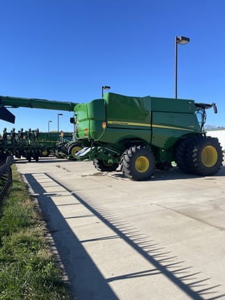 2024 John Deere S780 Equipment Image0