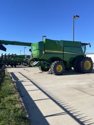 Image of John Deere S780 Primary image