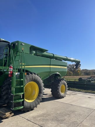 2024 John Deere S780 Equipment Image0
