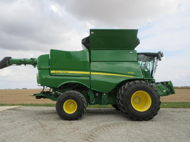 Image of John Deere S780 equipment image 4