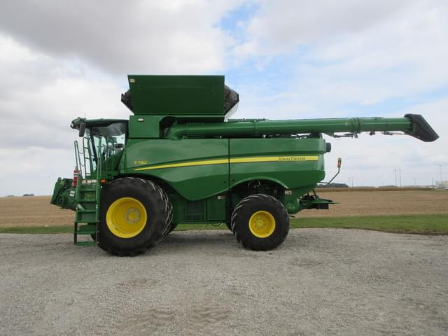 Image of John Deere S780 equipment image 1