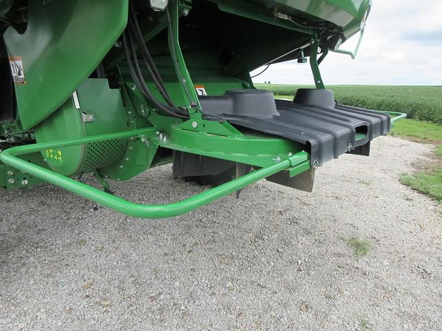 Image of John Deere S780 equipment image 4