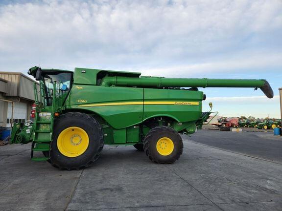 Image of John Deere S780 equipment image 1