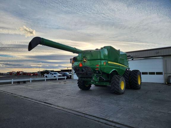 Image of John Deere S780 equipment image 4