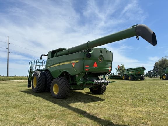 Image of John Deere S780 equipment image 3