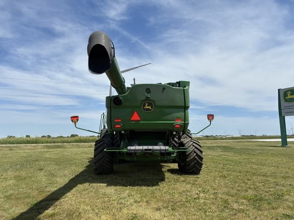 Image of John Deere S780 equipment image 4