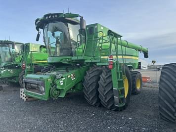 Main image John Deere S780