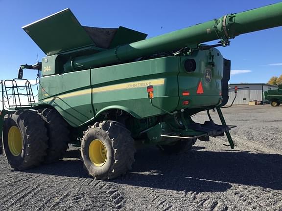 Image of John Deere S780 equipment image 1