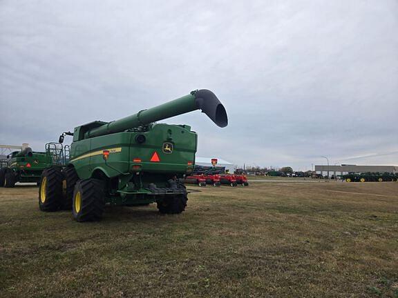 Image of John Deere S780 equipment image 1