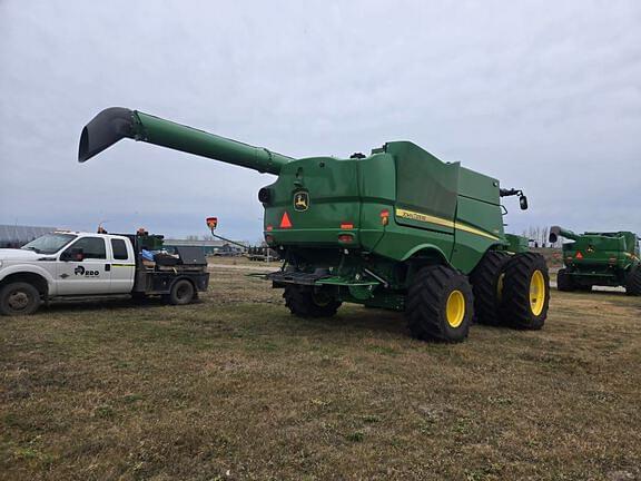 Image of John Deere S780 equipment image 2