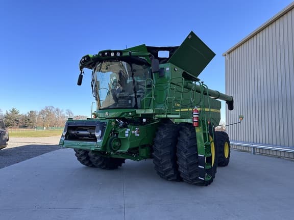 Image of John Deere S780 equipment image 4