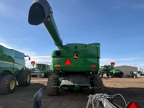 Image of John Deere S780 equipment image 3