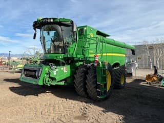 Image of John Deere S780 equipment image 1
