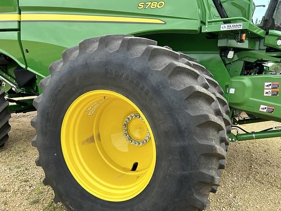 Image of John Deere S780 equipment image 1
