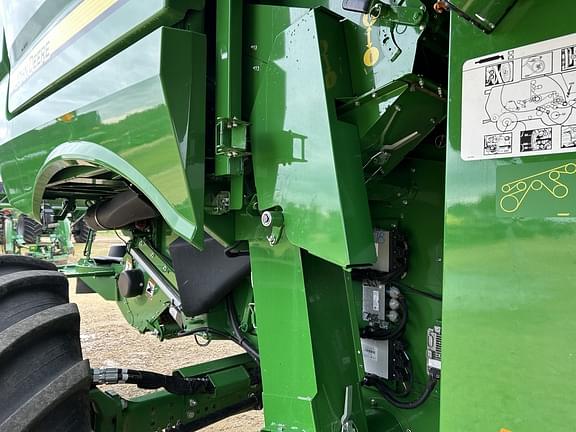Image of John Deere S780 equipment image 4