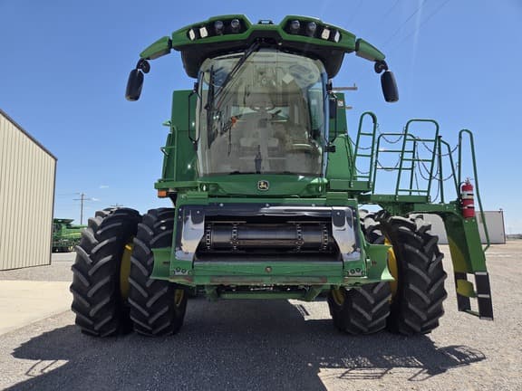 Image of John Deere S780 equipment image 2