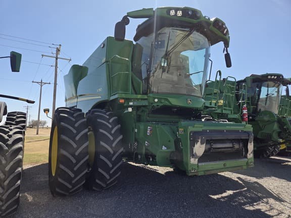 Image of John Deere S780 equipment image 2