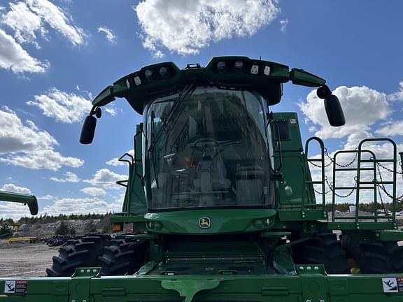 Image of John Deere S780 equipment image 4