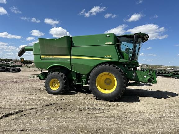 Image of John Deere S780 equipment image 1