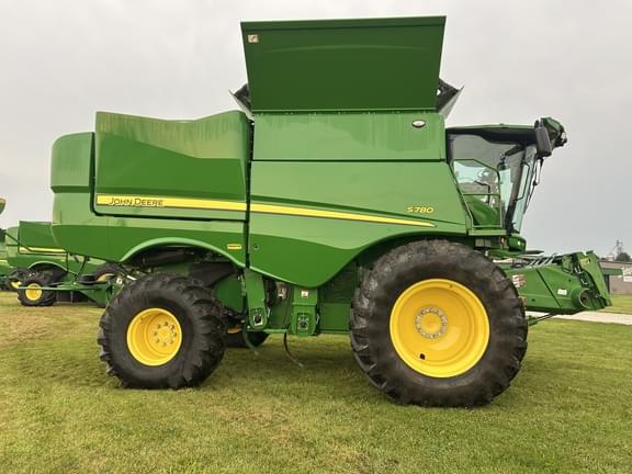 Image of John Deere S780 equipment image 3