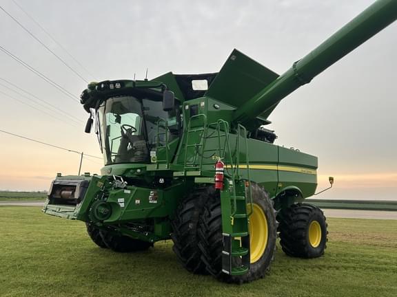 Image of John Deere S780 Primary image