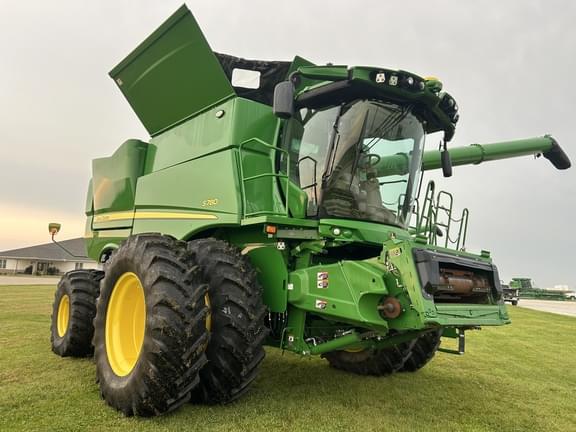 Image of John Deere S780 equipment image 2