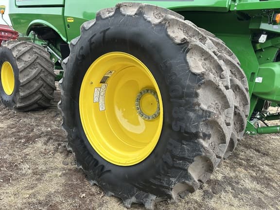 Image of John Deere S780 equipment image 4