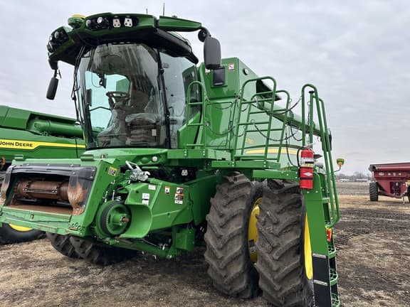 Image of John Deere S780 Primary image