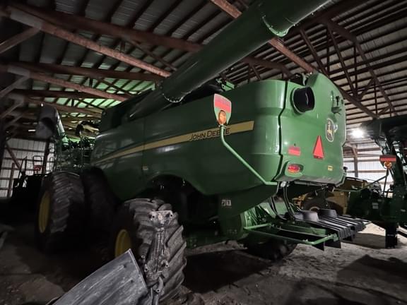 Image of John Deere S780 equipment image 2