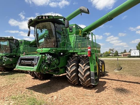 Image of John Deere S780 equipment image 1