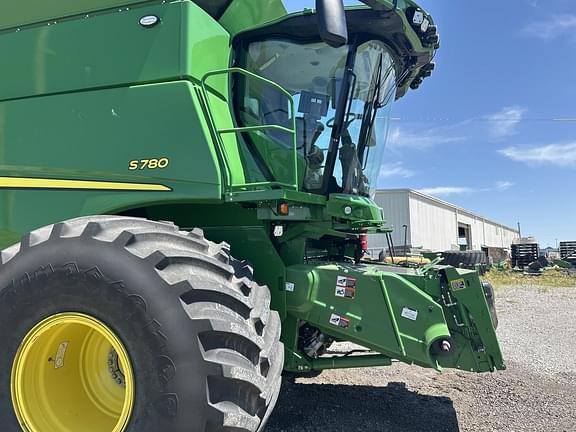 Image of John Deere S780 equipment image 4