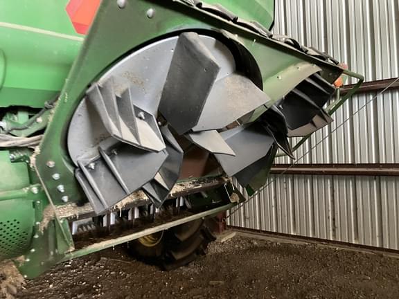 Image of John Deere S780 equipment image 4