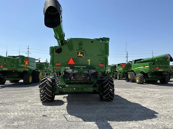 Image of John Deere S780 equipment image 4