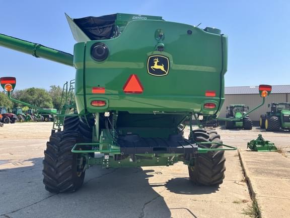 Image of John Deere S780 equipment image 4