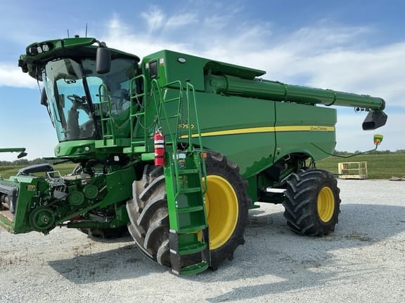 2024 John Deere S790 Equipment Image0