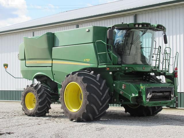 Image of John Deere S790 equipment image 1